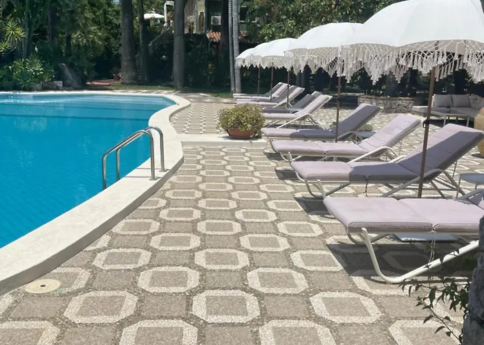 La Bed & Breakfast 4*